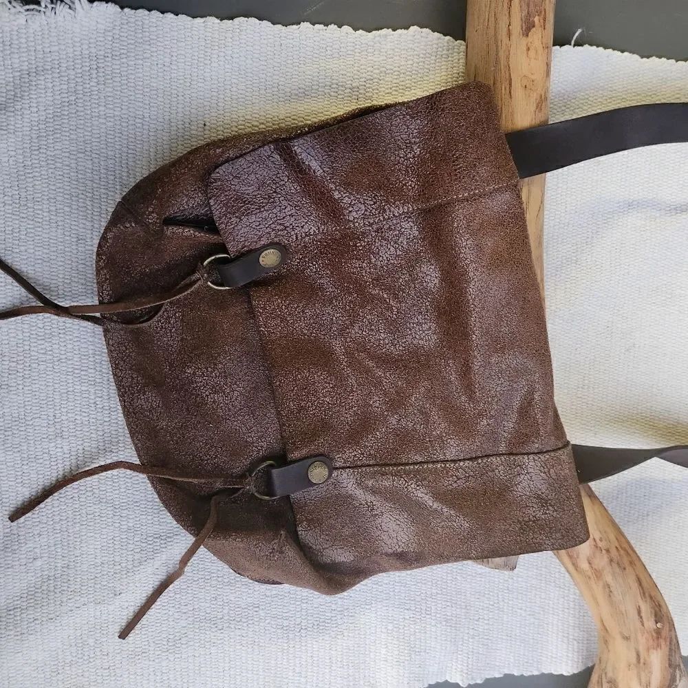 Prune crackled leather brown crossbody messenger bag